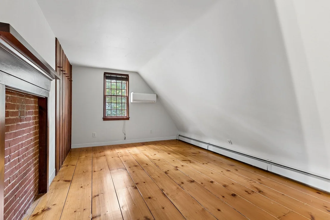 Photo of 35 Bare Hill Road