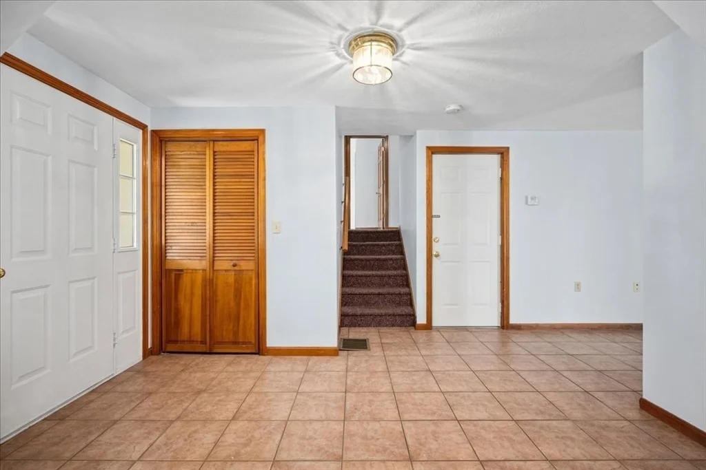 Photo of 25 Collier Cir