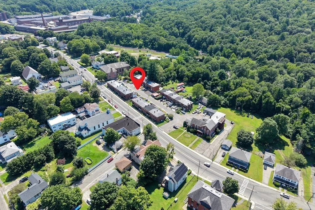 Photo of 2271 Main St