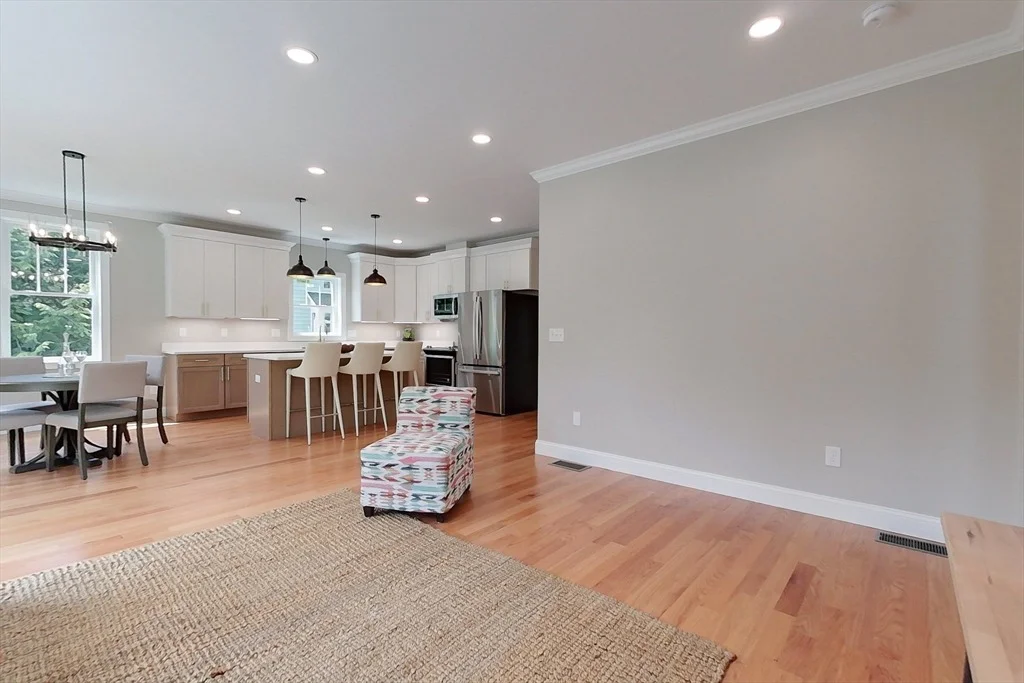Photo of 10 Pleasant St