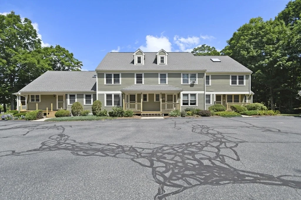 Photo of Unit 16 at 16 Fieldstone Street