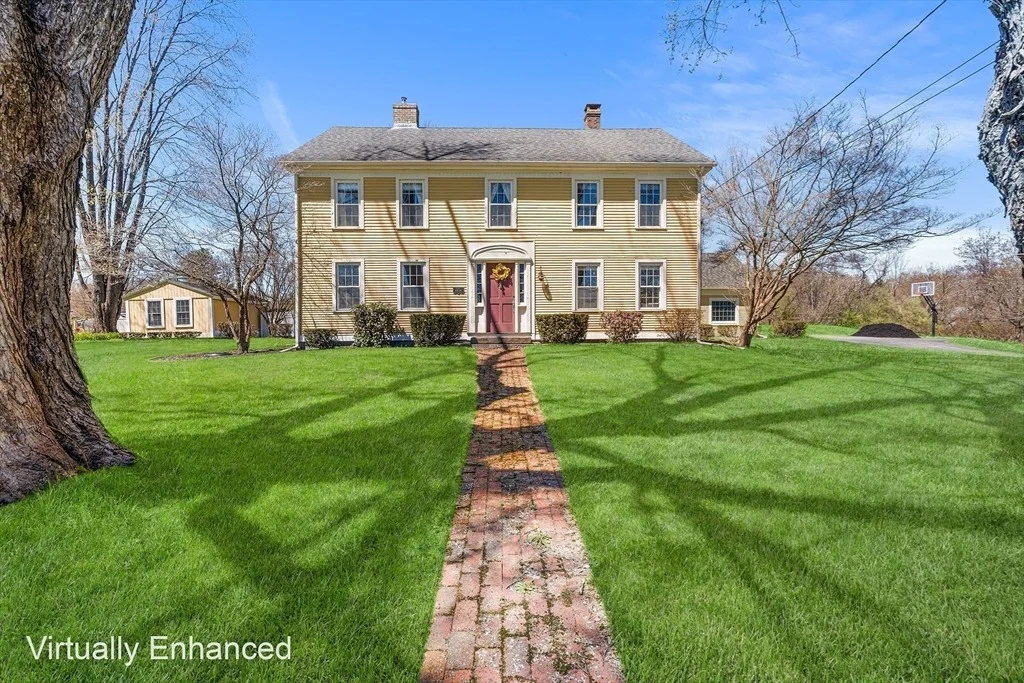 Photo of 416 Boston Rd