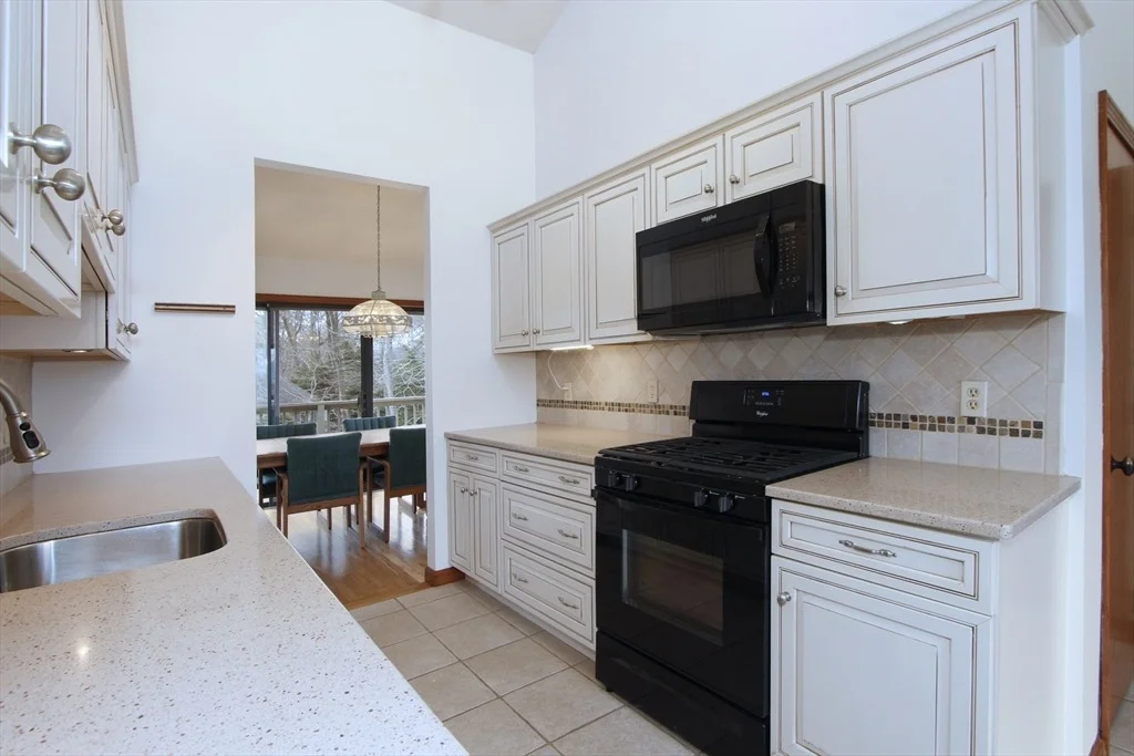 Photo of 60 Redwood Cir