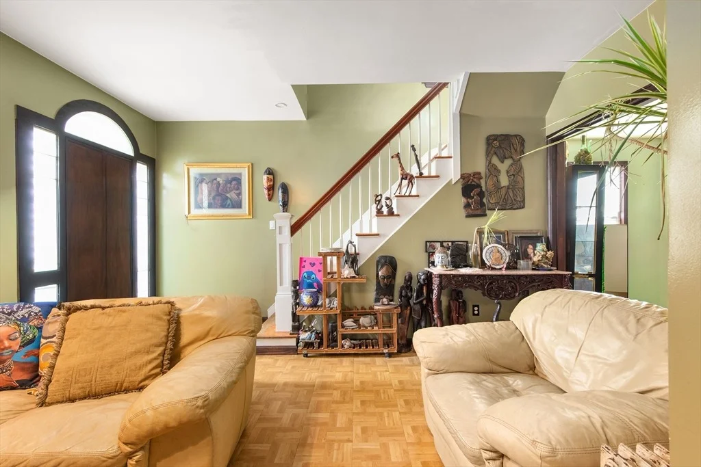 Photo of 185 Spring St