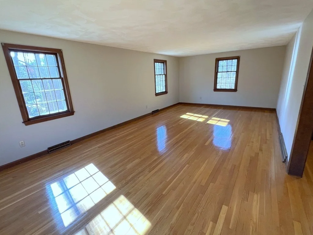 Photo of 43 Abbott Ln