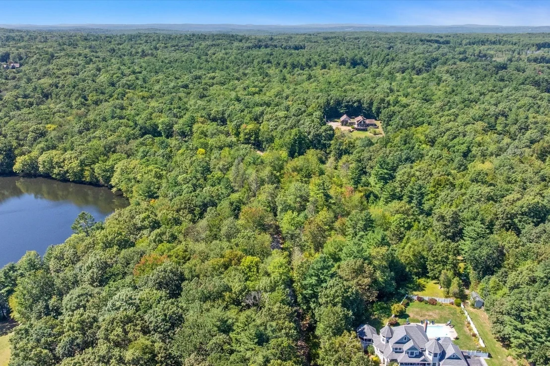 Photo of 39 Chickering Rd