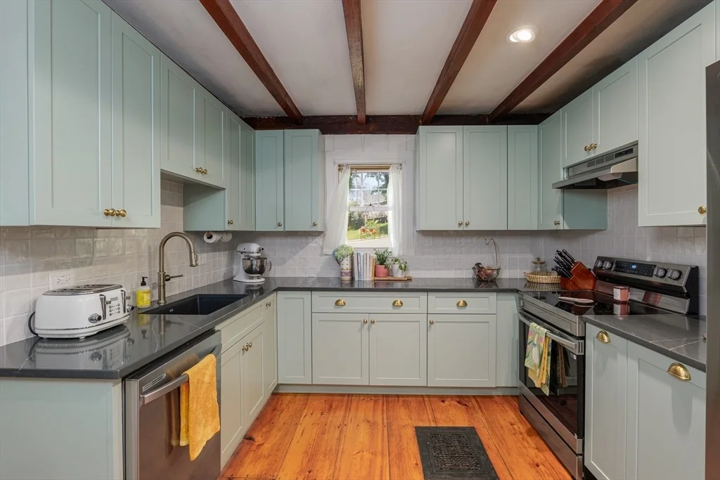 Photo of 129 Whitehall Rd