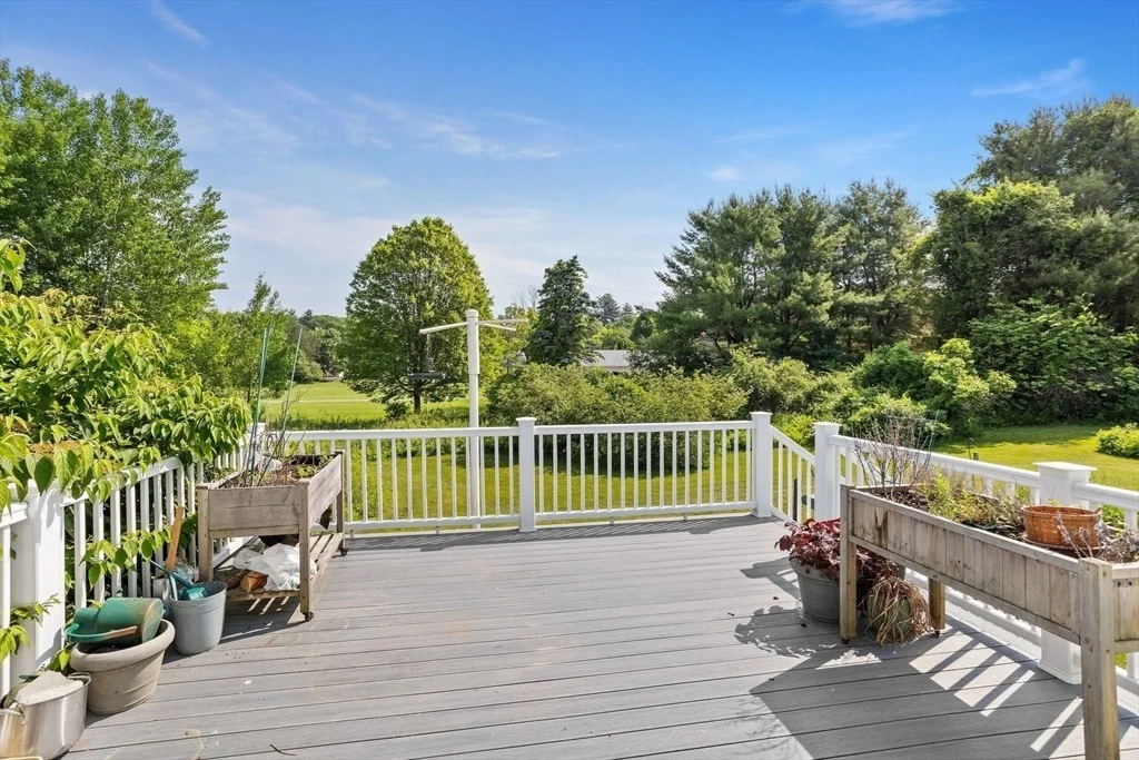 Photo of 10 Farm Rd