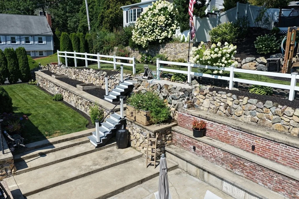 Photo of 27 Overlea Avenue