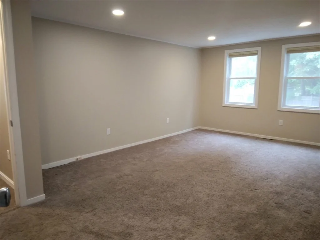 Photo of 42 Lowell Rd