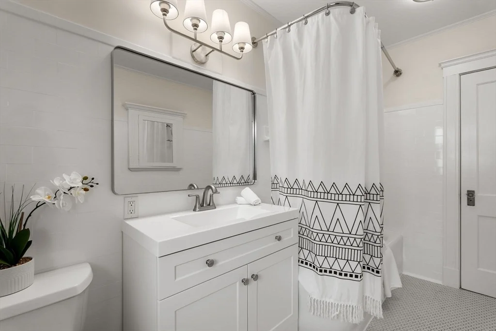 Photo of 855 Commonwealth Ave