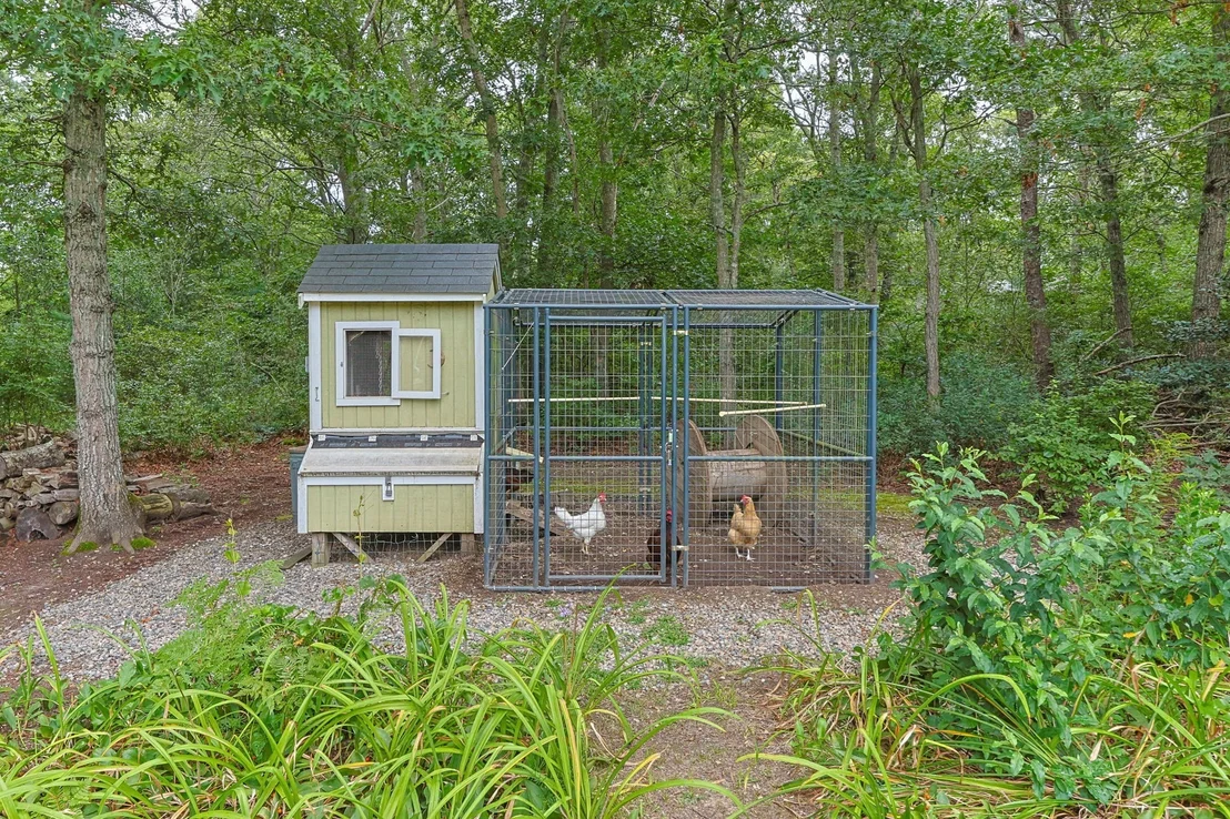 Photo of 34 Commodore Ln