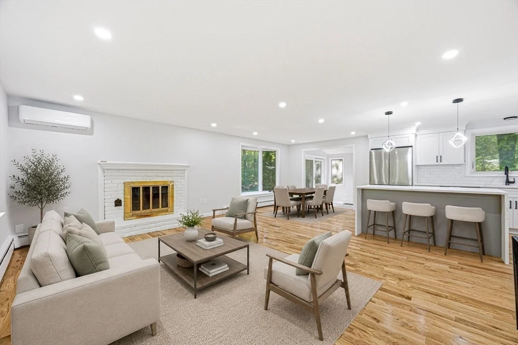 Photo of 7 Hillcrest Dr