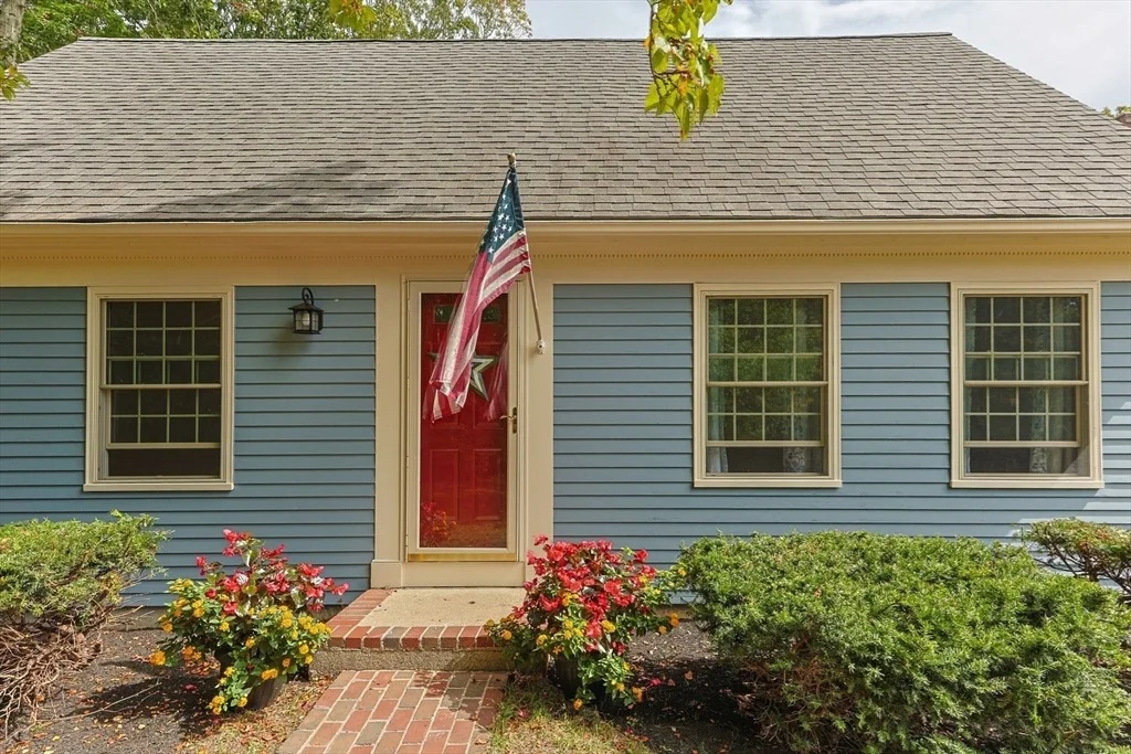 Photo of 7 Horseshoe Cir