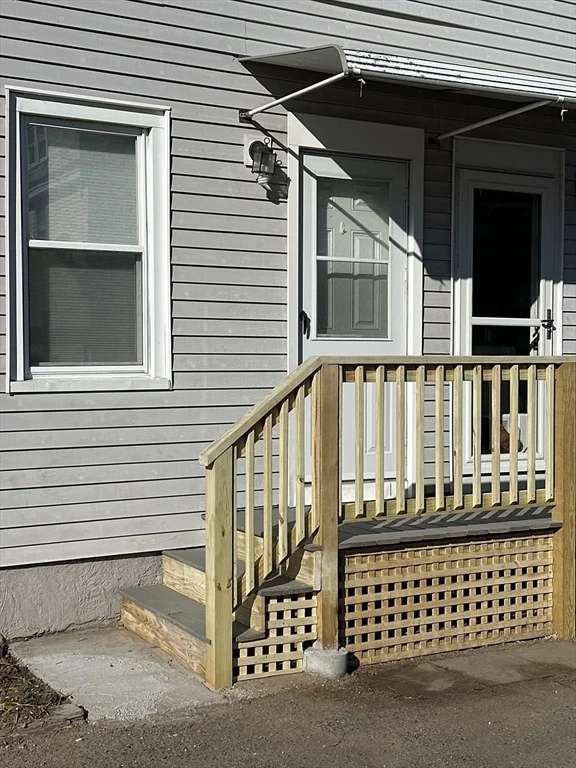 Photo of Unit 98 at 98 Everett St
