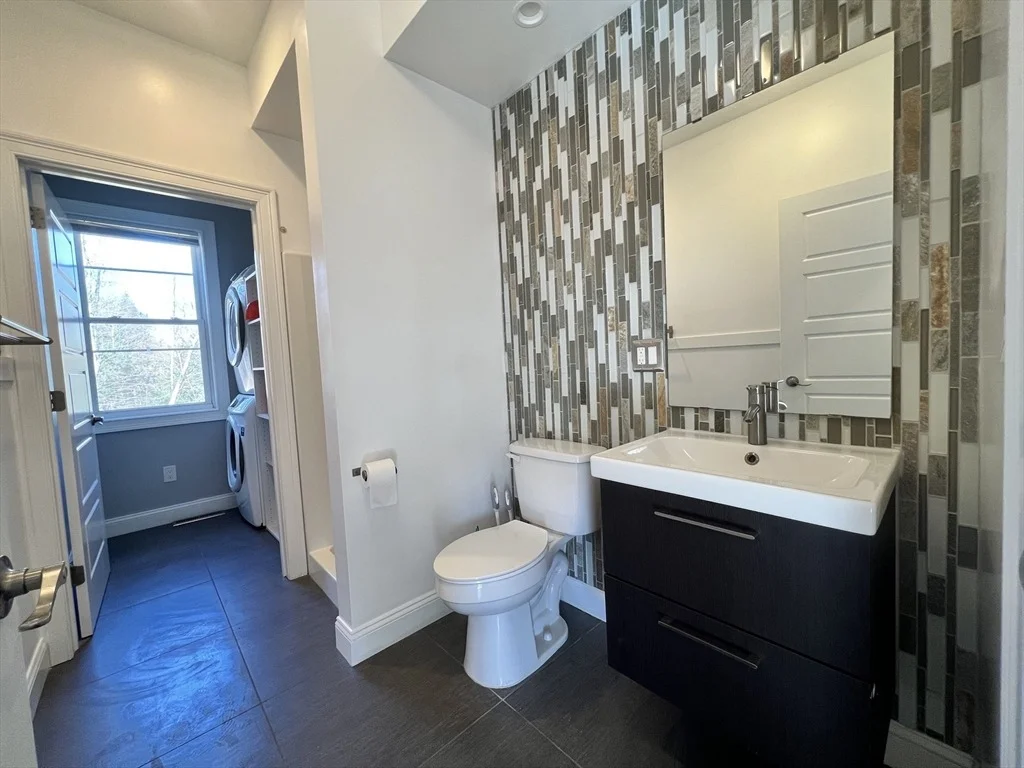 Photo of 465 Montgomery Rd