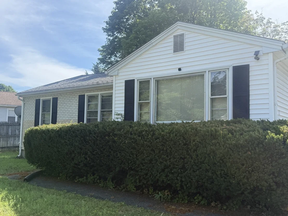 Photo of 74 Leatherleaf Dr