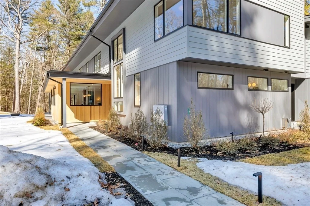 Photo of 363 College Rd