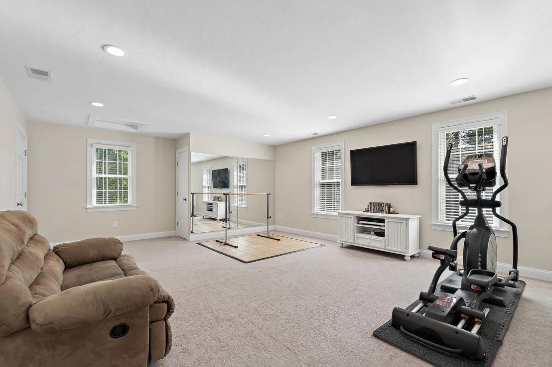Photo of 7 Sylvan Dr