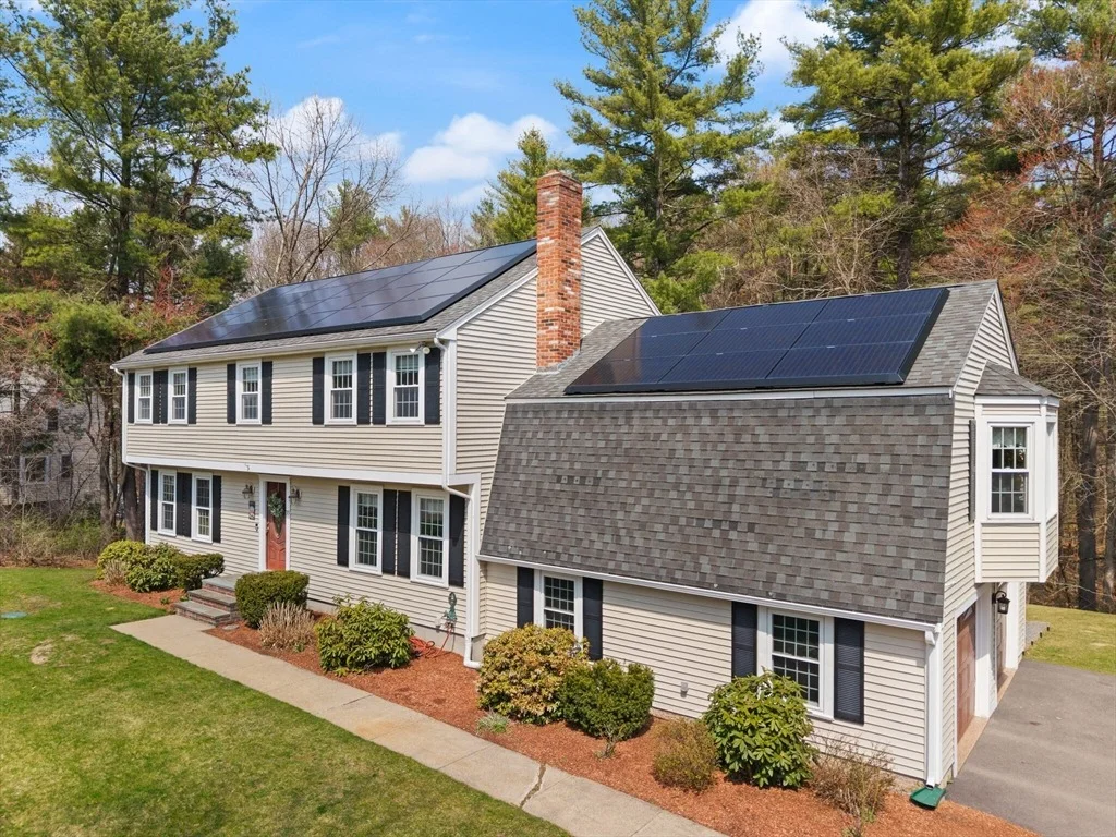Photo of 35 Meadowbrook Dr
