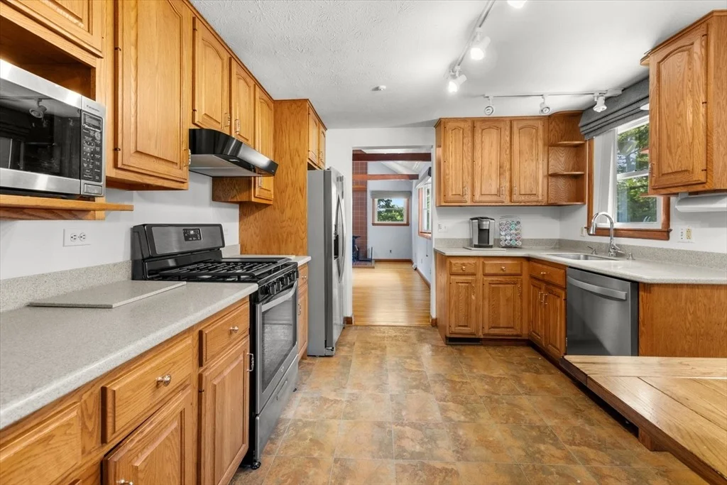 Photo of 4 Haddad Ave