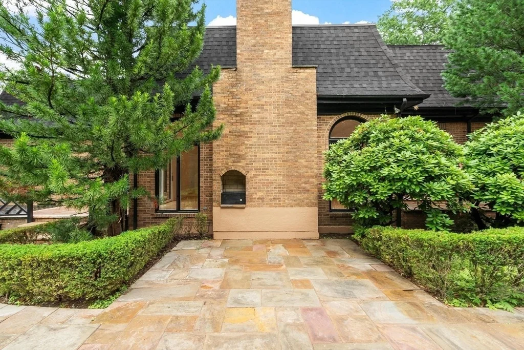 Photo of 21 Wildewood Dr