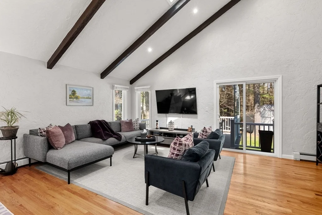 Photo of 6 Samoset