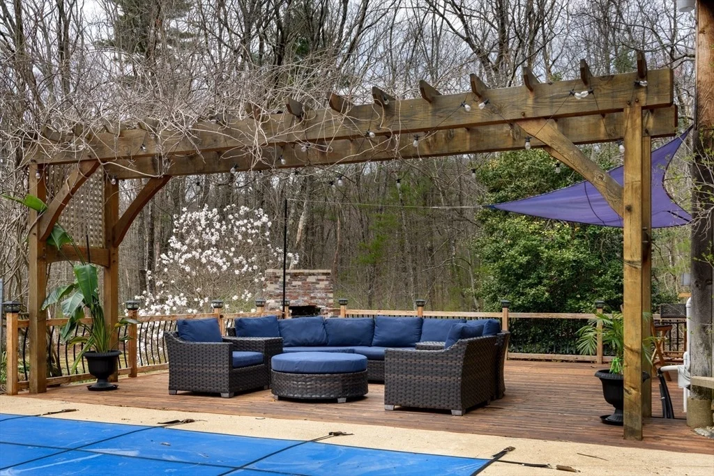 Photo of 2700 Greenwich Rd