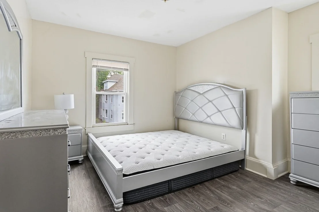 Photo of 54 Commonwealth Ave
