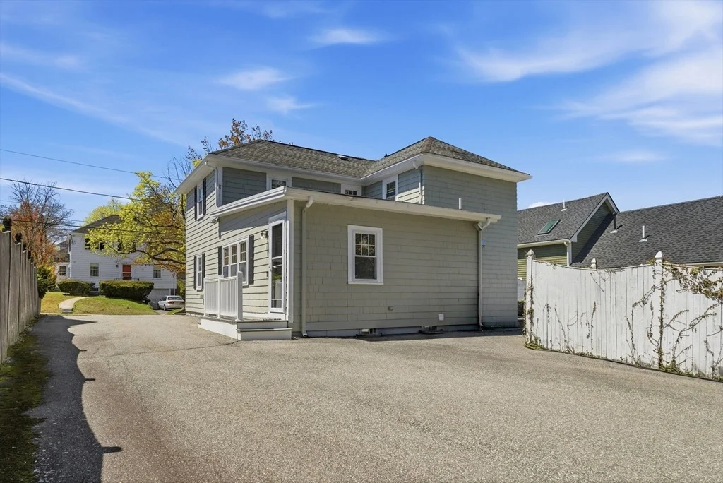 Photo of 75 School Street