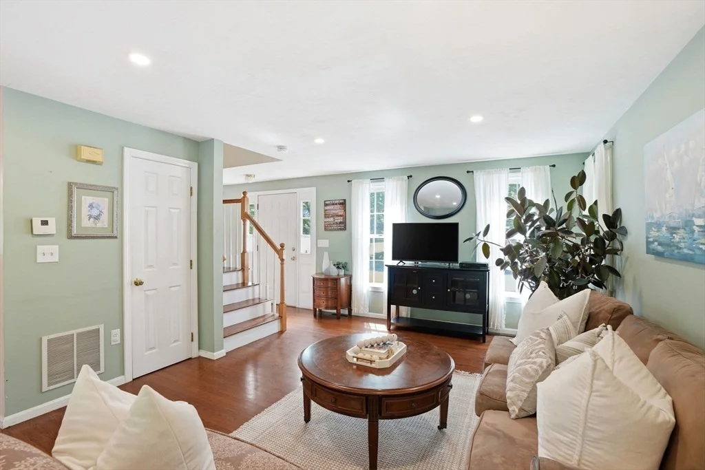 Photo of 44 Morningside Dr