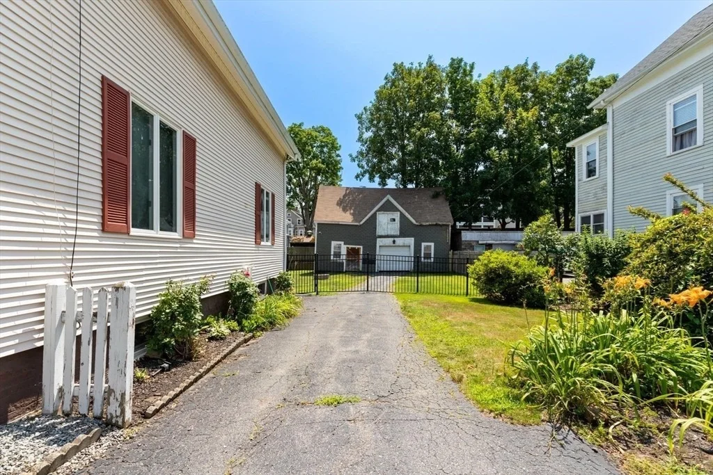 Photo of 18 Willow Ave
