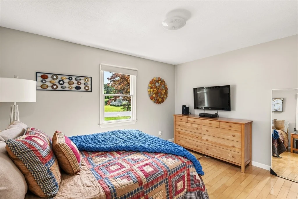Photo of 6 Russell Ln