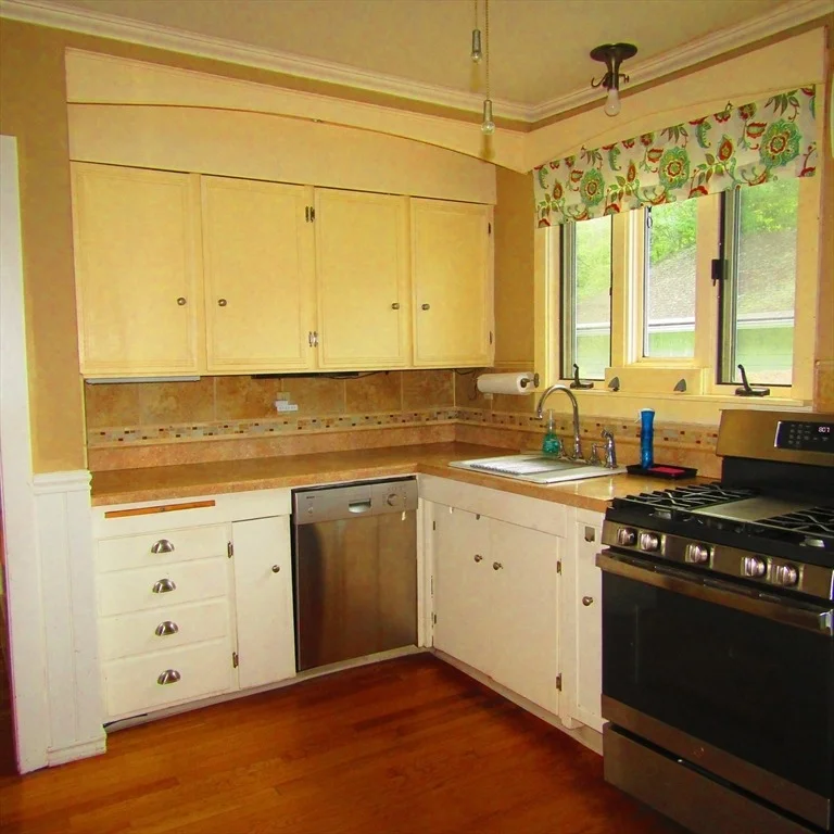 Photo of 465 Spring Street