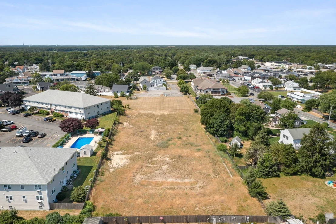 Photo of 645 Main St Back Lot
