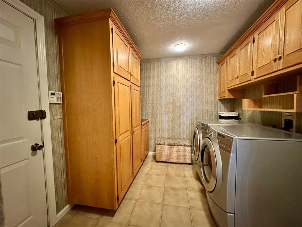 Photo of 608 Pinewood Dr