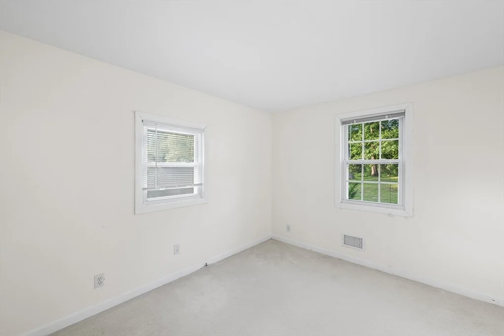 Photo of 20 Hilltop Dr