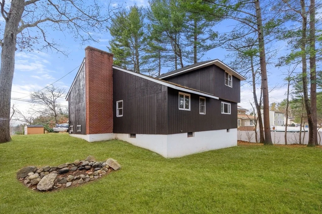 Photo of 9 Scenic Ave