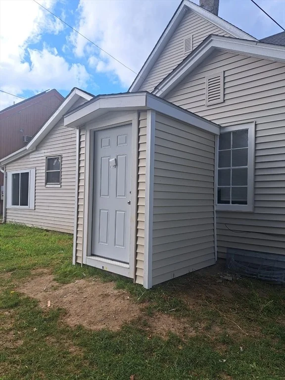 Photo of 94 Massasoit Rd