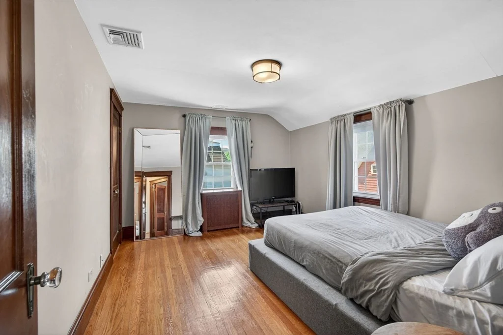 Photo of 25 Pleasant St.