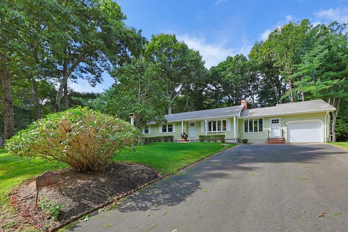 Photo of 45 Surrey Dr