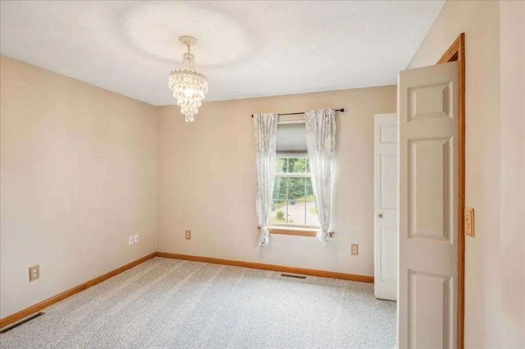 Photo of 77 Cheryl Cir