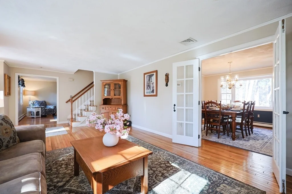 Photo of 25 Miscoe Brook Dr