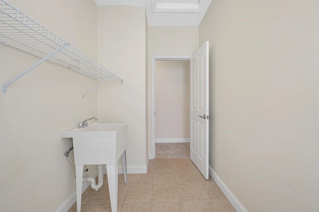 Photo of 81 Nicholas Dr