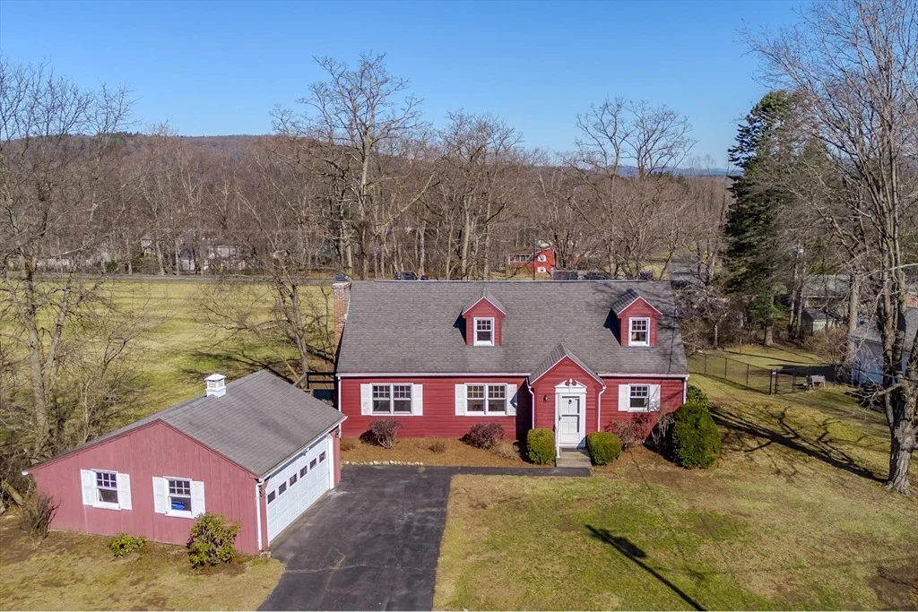 Photo of 18 Highland Cir