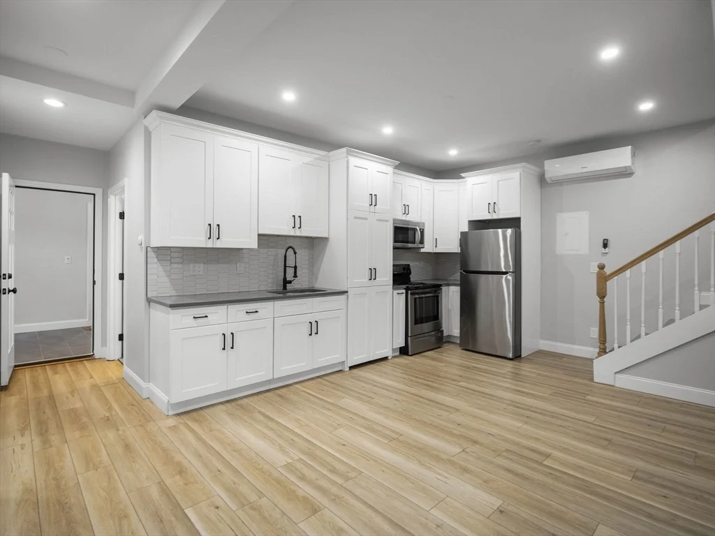 Photo of 10 Alfred Dr