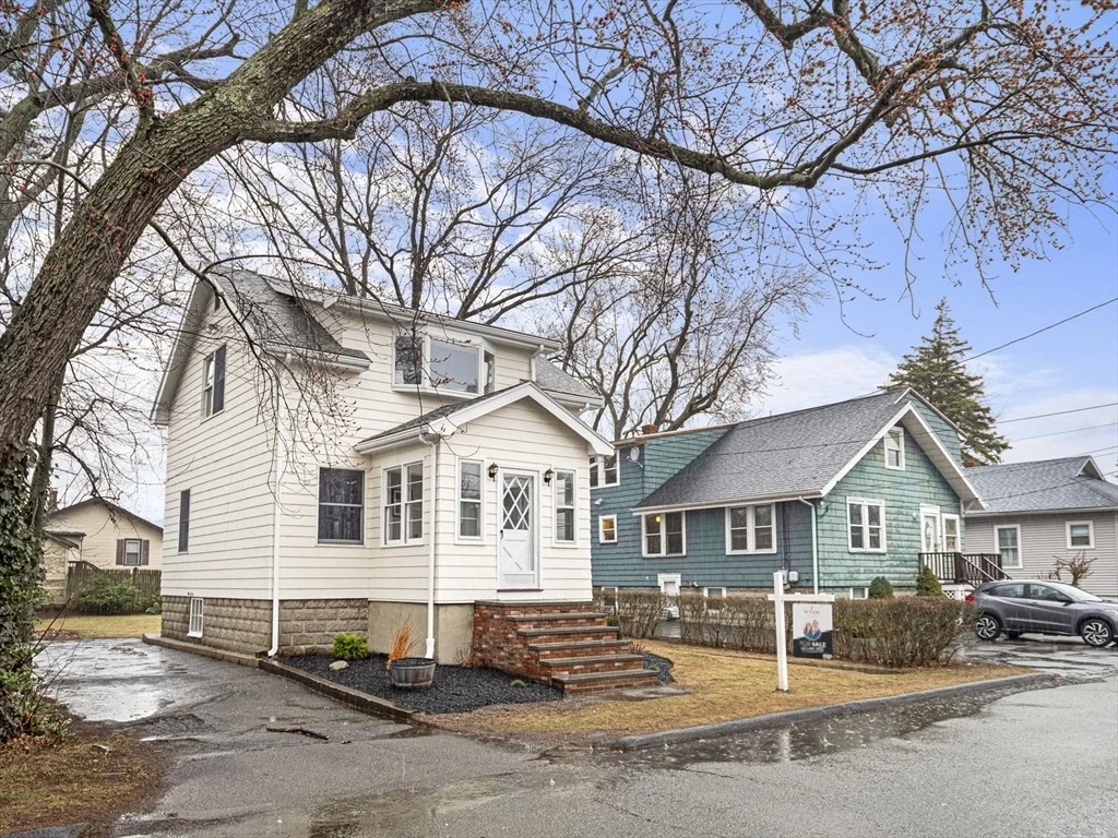 Photo of 13 Dustin St