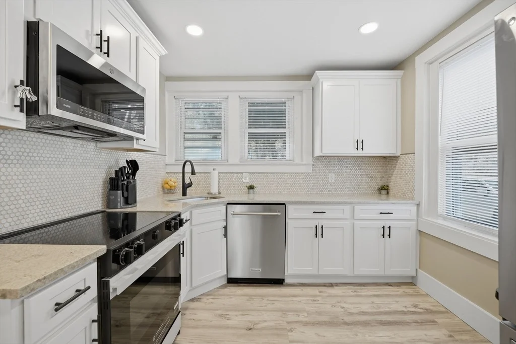 Photo of 3076 Boston Rd