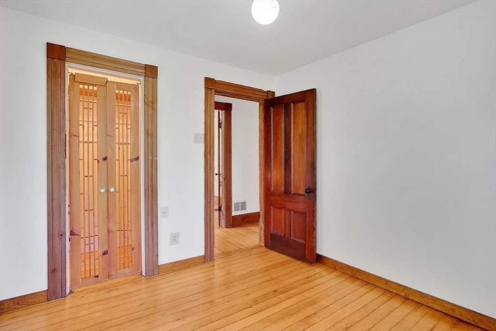 Photo of 547 Main St