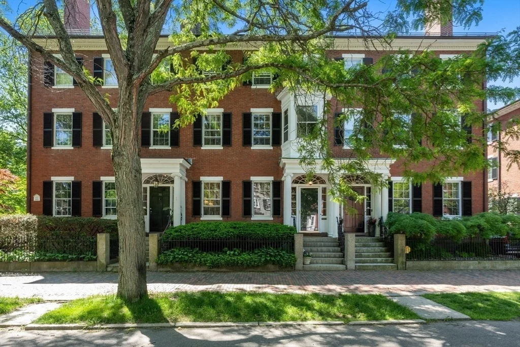 Photo of 33 Chestnut St